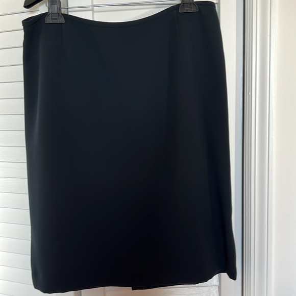 Tahari beautiful 2 piece embellished jacket and skirt size 14 - Picture 3 of 11